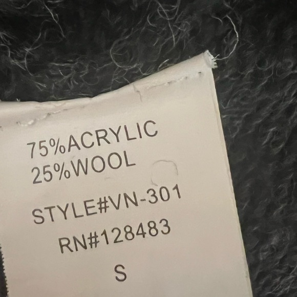 Elegant Wool Blend Dark Gray Fringe Studded Sleeve Poncho Sweater Oversized Sz S - Picture 8 of 10